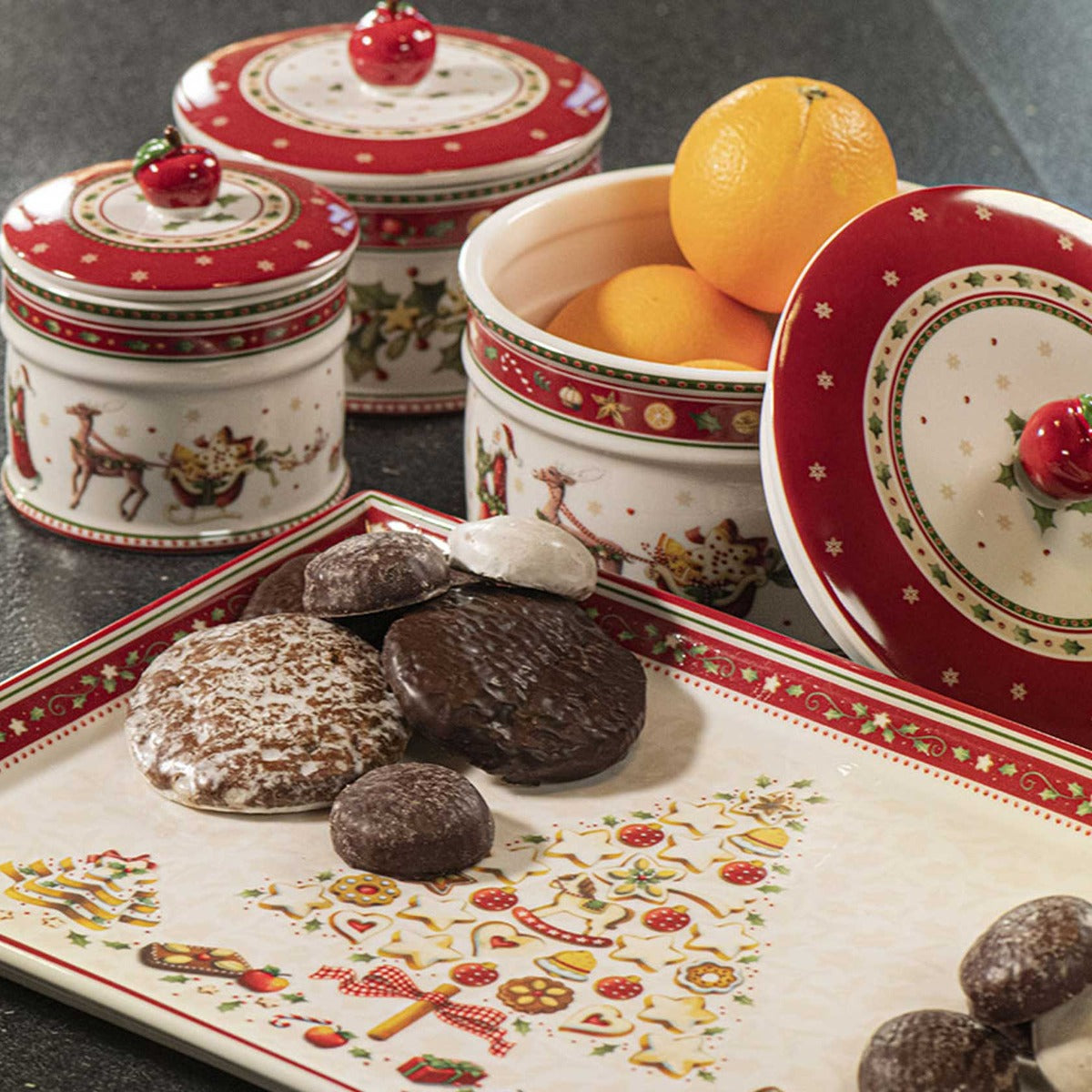 Villeroy & Boch Winter Bakery Delight Small Biscuit Jar – David