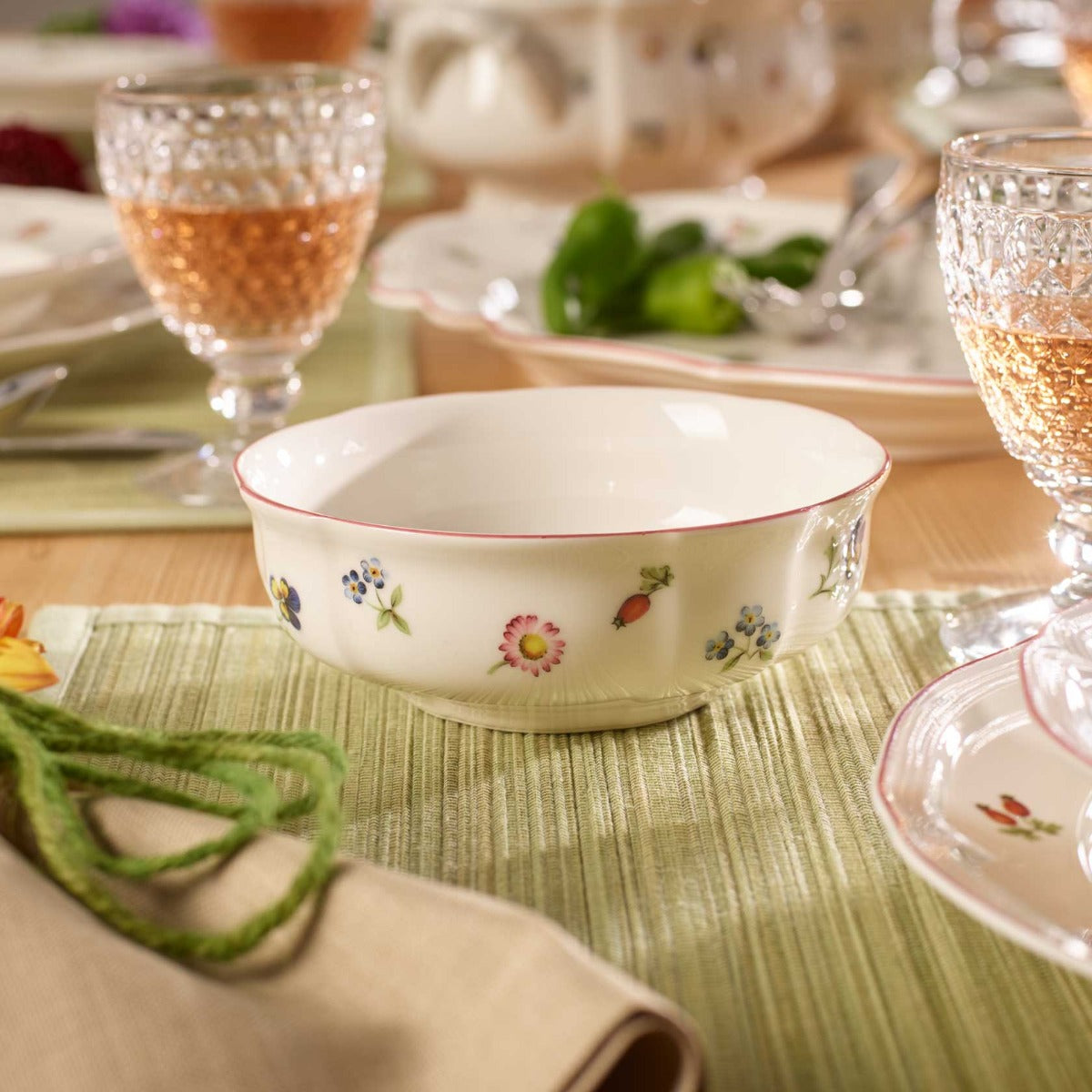 (未使用)Villeroy & Boch Petite Fleur 大中皿8枚組 未使用)Villeroy & Boch Petite Fleur 大中皿8枚組 Petite Fleur