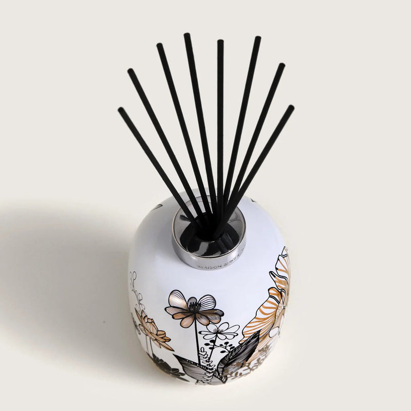 White Vegetal Porcelain Scented Bouquet