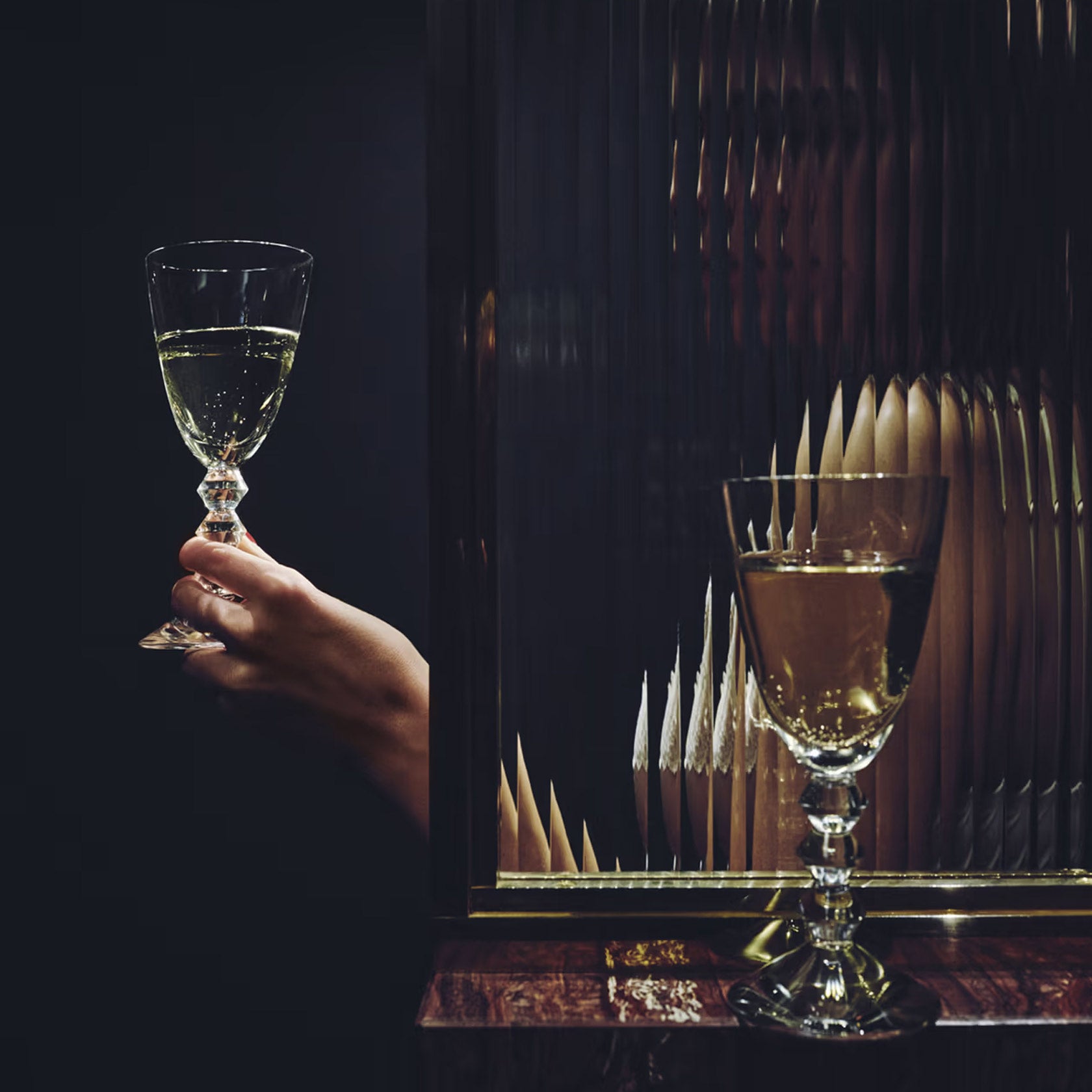 Baccarat Vega Red Wine Glass 1365102 – David Shuttle Ltd