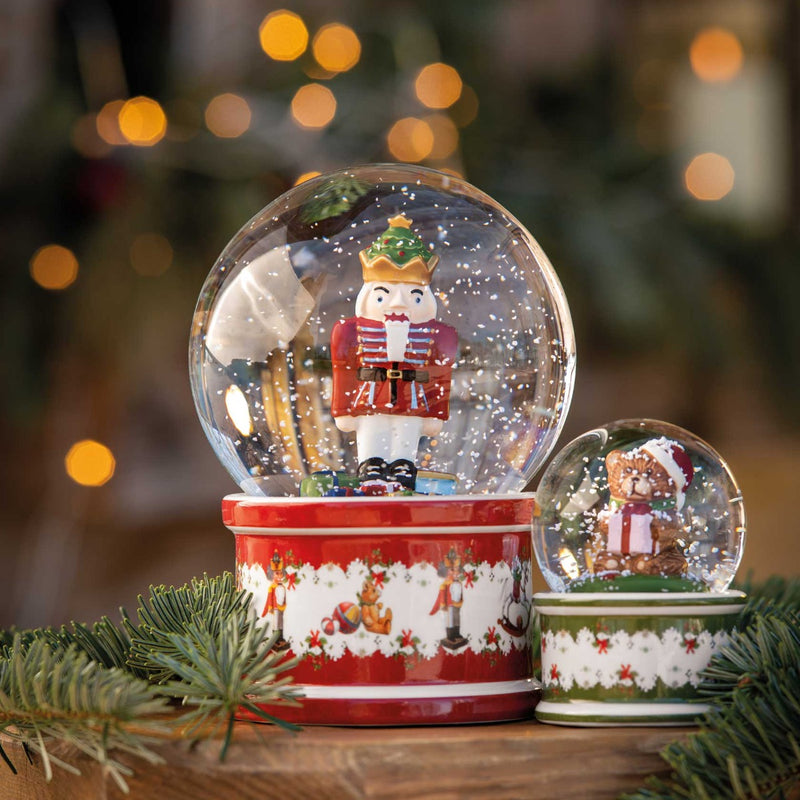  Nutcracker
