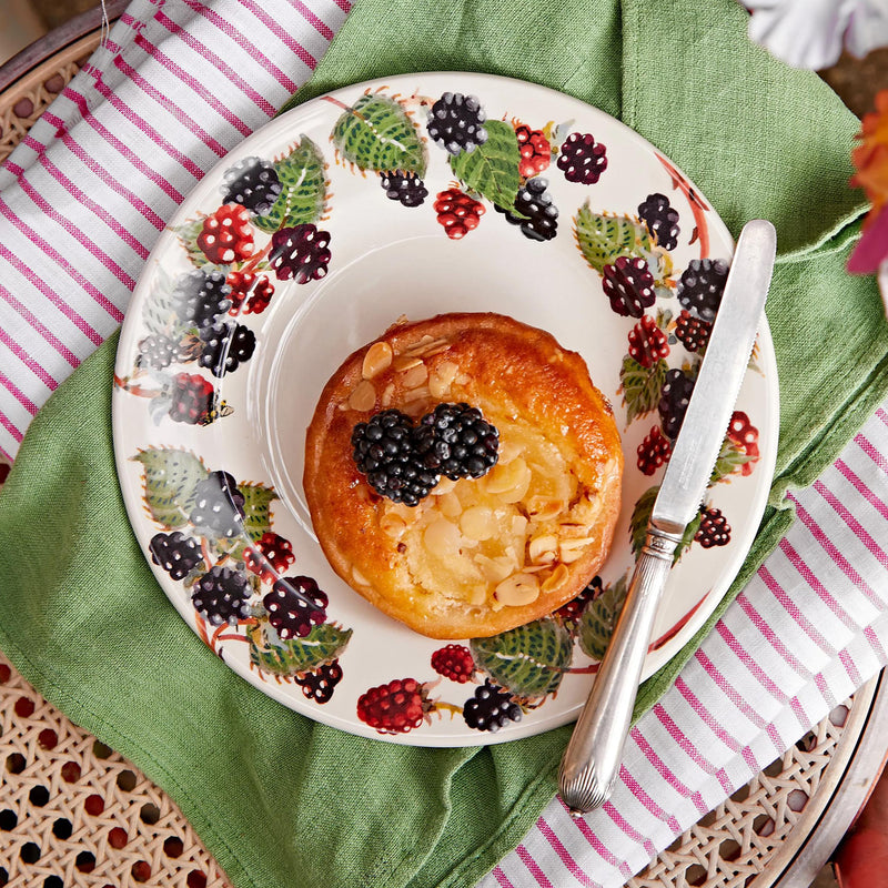 Emma Bridgewater Blackberry 8 1/2 Inch Plate