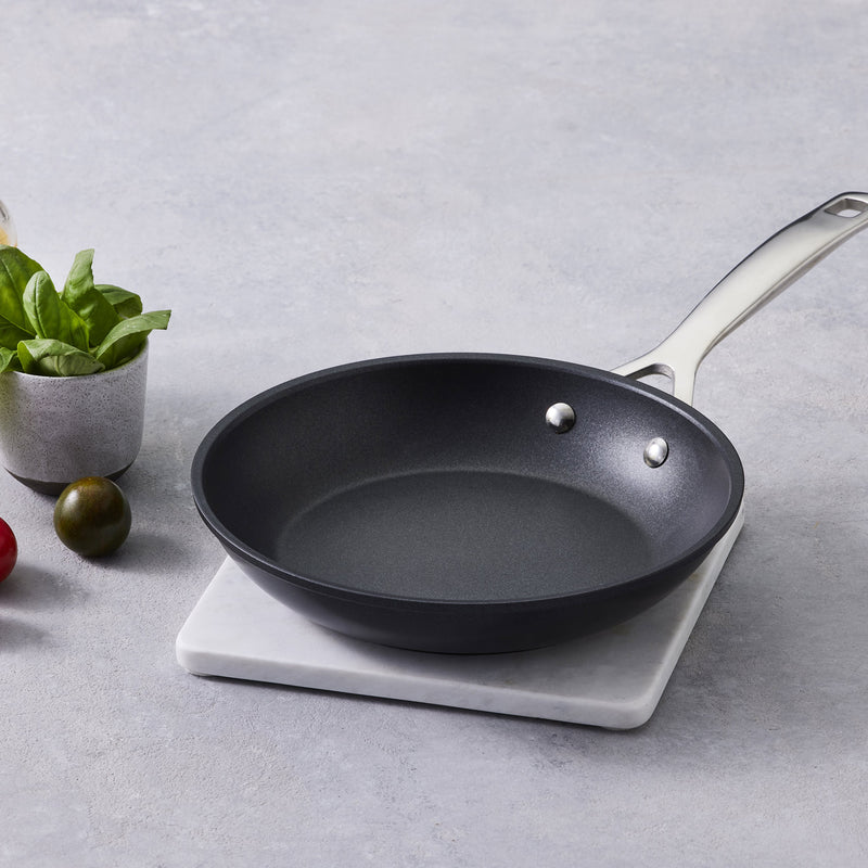 Le Creuset Toughened Non-Stick Shallow Frying Pan 20cm