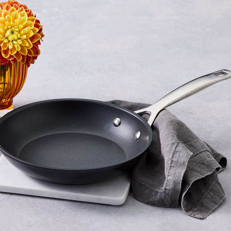 Le Creuset Toughened Non-Stick Shallow Frying Pan 22cm