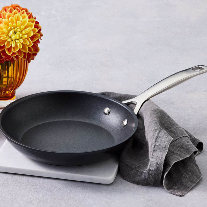 Le Creuset Toughened Non-Stick Shallow Frying Pan 24cm
