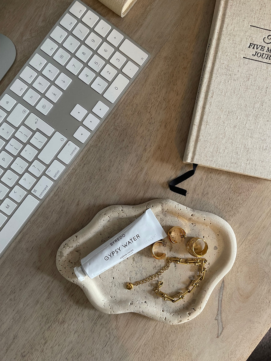 Amori Eva Lock Bracelet Gold – David Shuttle Ltd