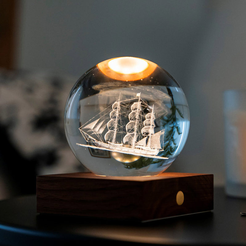 Gingko Amber Crystal Light, Sailing Boat