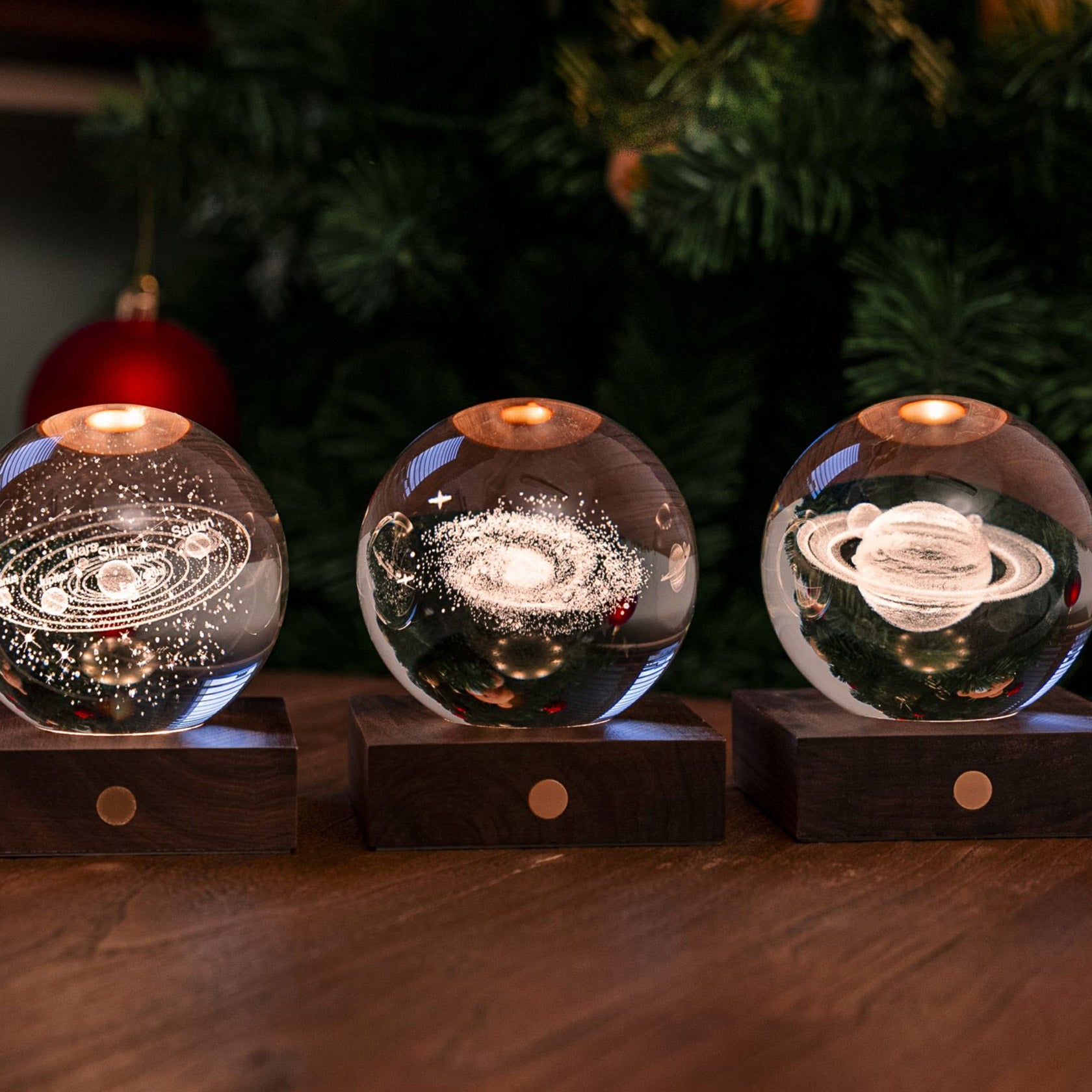 Gingko Design Amber Crystal Light, Saturn – David Shuttle Ltd