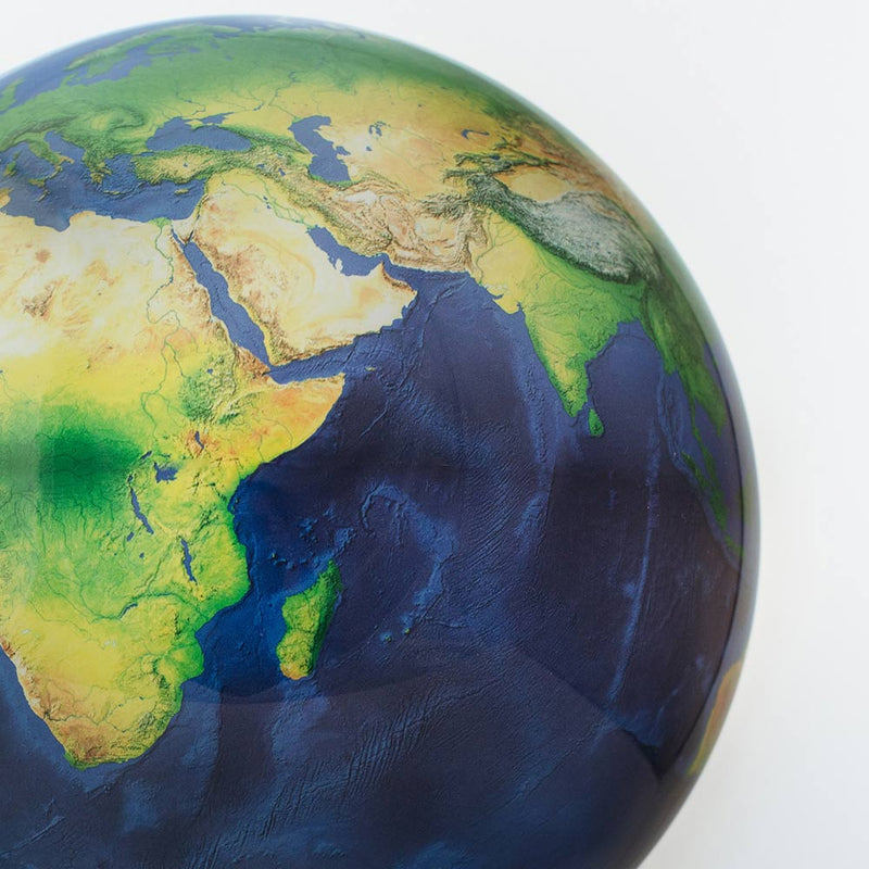 Mova Earth Globe 8.5 inch - Close up