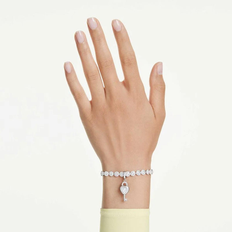 Swarovski Idyllia charm, Mixed cuts, Heart with key, White, Rhodium plated