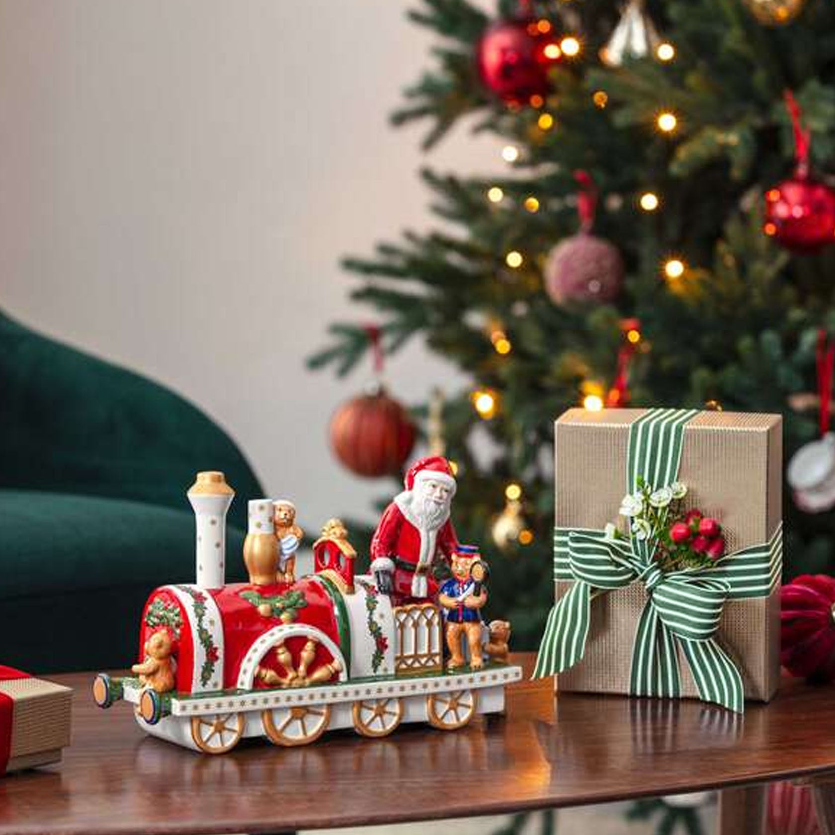 Villeroy & Boch Christmas Toy's Memory Locomotive Figurine – David