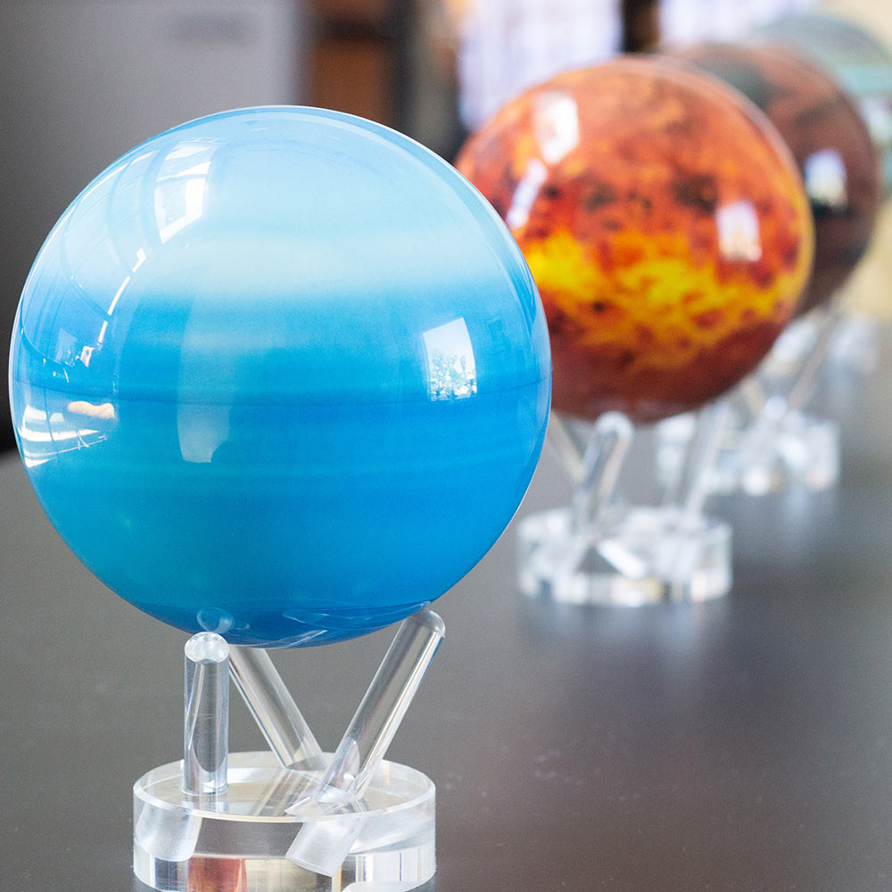 MOVA Globe 4.5インチ Amazon | MOVA (ムーバ) 光で回る 不思議な地球儀 MOVAグローブ