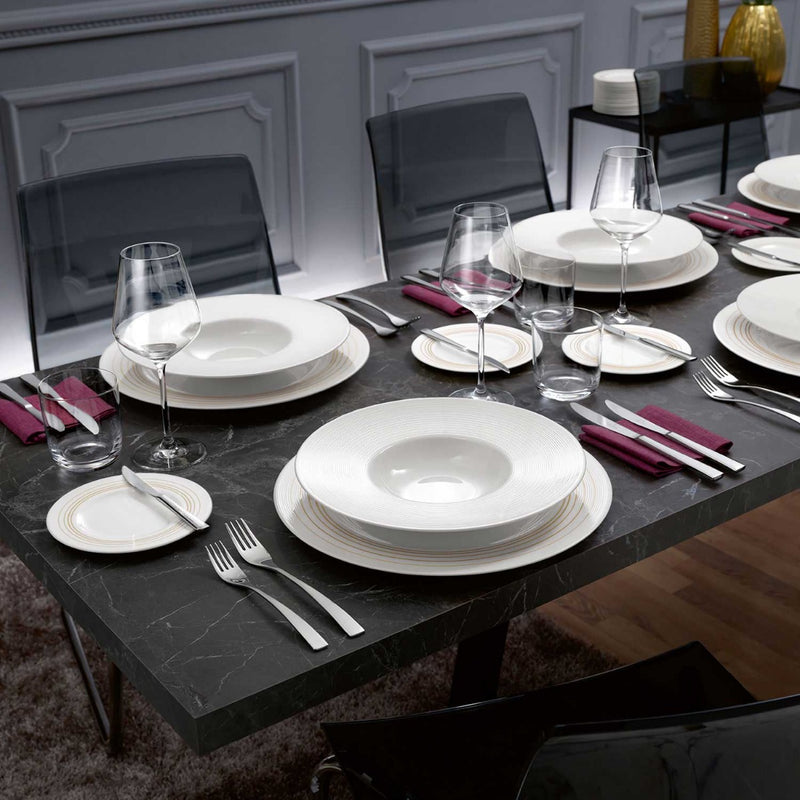 Villeroy & Boch La Divina Red Wine Goblets on a table laid for dinner
