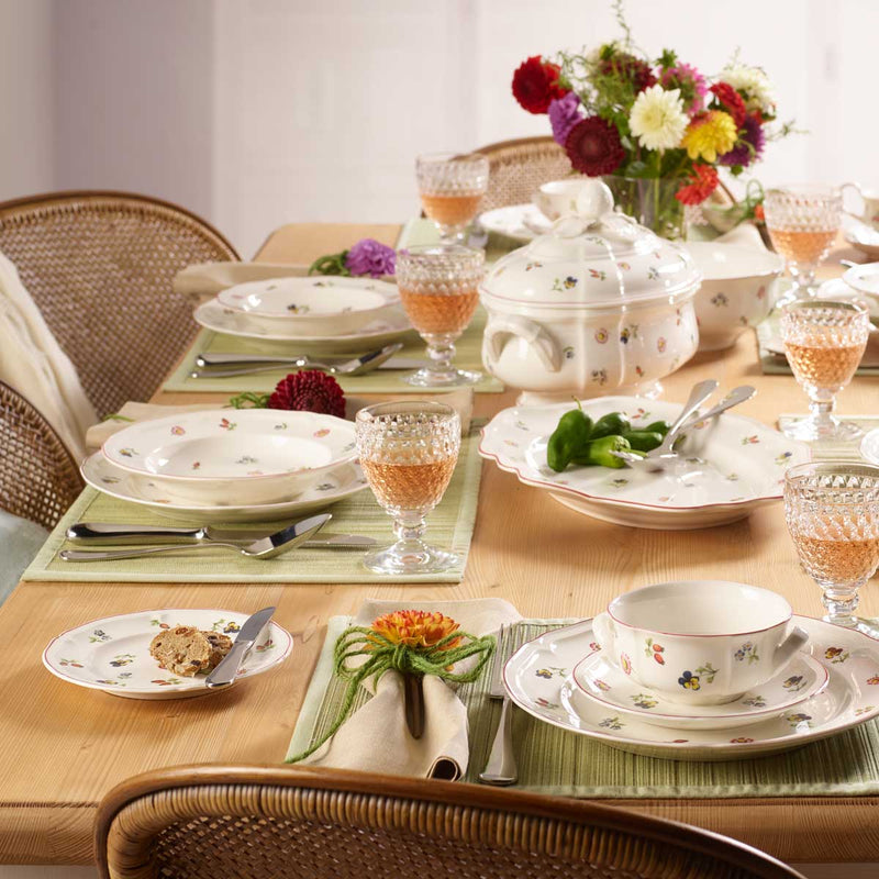 Villeroy & Boch Petite Fleur range laid for dinner with Villeroy & Boch Boston glasses