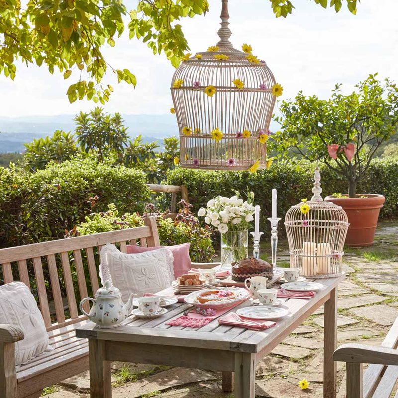 Villeroy & Boch Petite Fleur range on a garden table
